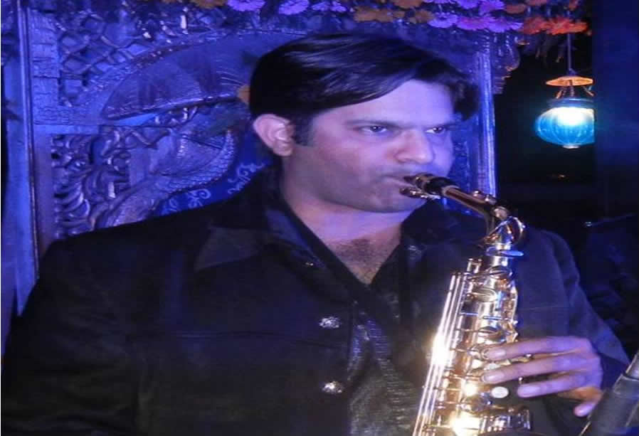 best saxophone player agra